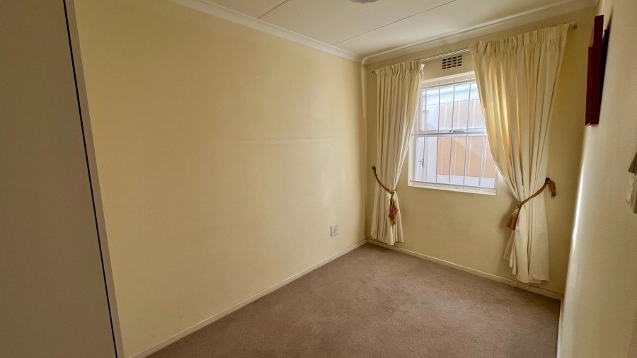 2 Bedroom Property for Sale in Whispering Pines Western Cape